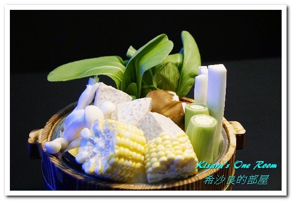 澎湖蒸鱻蒸氣火鍋：中永和火鍋．在地與國際接軌、變化多端的海鮮蒸鍋──澎湖蒸鱻蒸氣火鍋