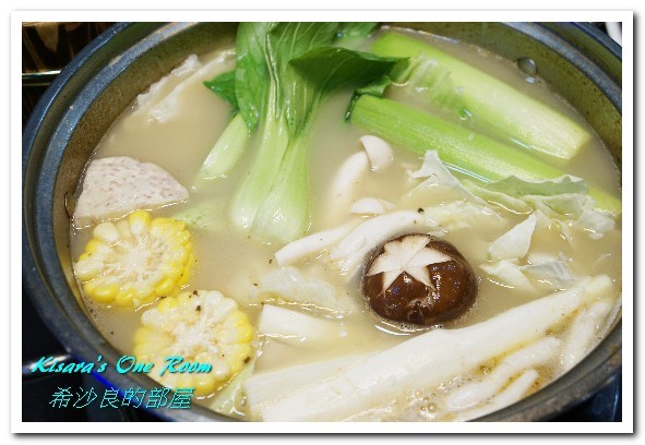 澎湖蒸鱻蒸氣火鍋：中永和火鍋．在地與國際接軌、變化多端的海鮮蒸鍋──澎湖蒸鱻蒸氣火鍋