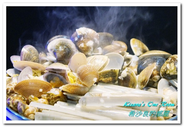 澎湖蒸鱻蒸氣火鍋：中永和火鍋．在地與國際接軌、變化多端的海鮮蒸鍋──澎湖蒸鱻蒸氣火鍋