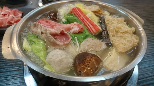 五鮮級平價鍋物(三民鼎力店):高雄~五鮮級平價鍋物(鼎力店)~冬天就是要吃鍋~熱呼呼~