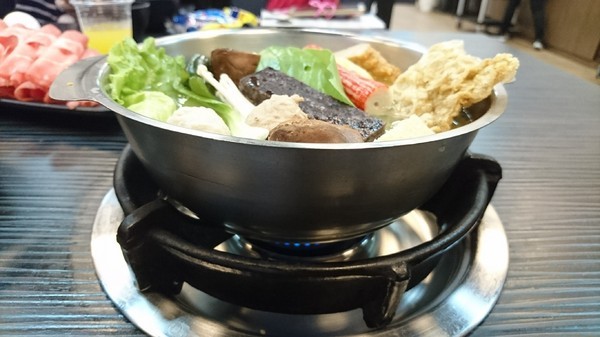 五鮮級平價鍋物(三民鼎力店):高雄~五鮮級平價鍋物(鼎力店)~冬天就是要吃鍋~熱呼呼~