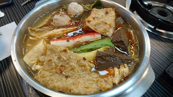五鮮級平價鍋物(三民鼎力店):高雄~五鮮級平價鍋物(鼎力店)~冬天就是要吃鍋~熱呼呼~