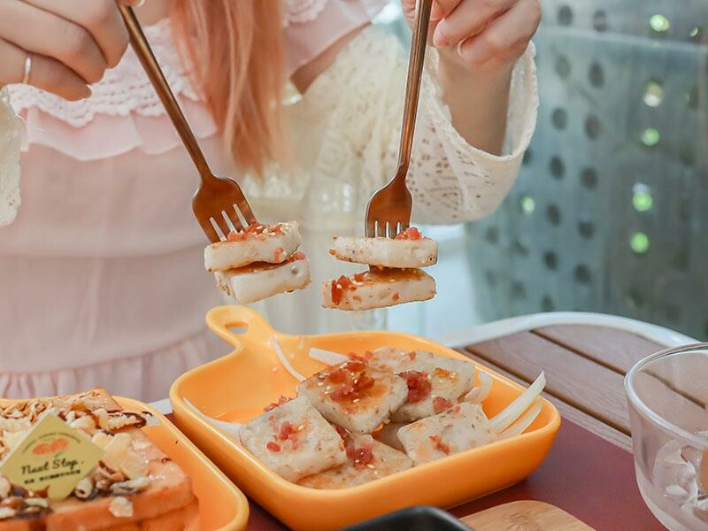 Next Stop+竹北店|香港夫妻打造4.8星港式餐廳,享用乾炒牛河與菠蘿包。