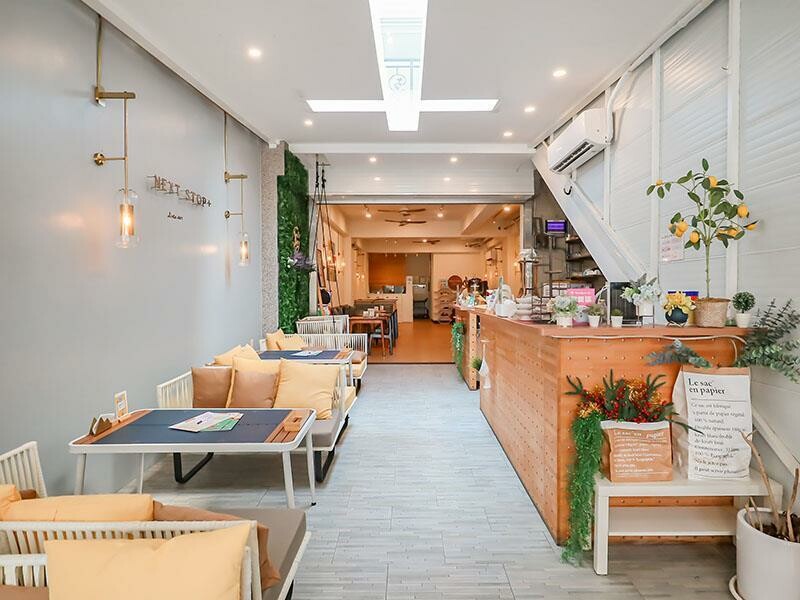 Next Stop+竹北店|香港夫妻打造4.8星港式餐廳,享用乾炒牛河與菠蘿包。