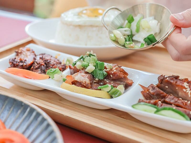 Next Stop+竹北店|香港夫妻打造4.8星港式餐廳,享用乾炒牛河與菠蘿包。