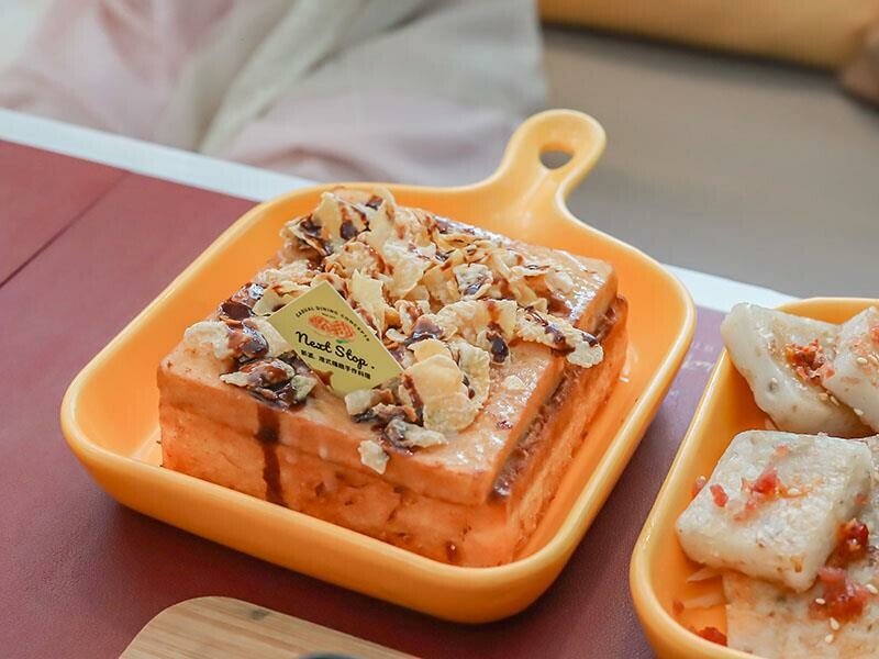 Next Stop+竹北店|香港夫妻打造4.8星港式餐廳,享用乾炒牛河與菠蘿包。