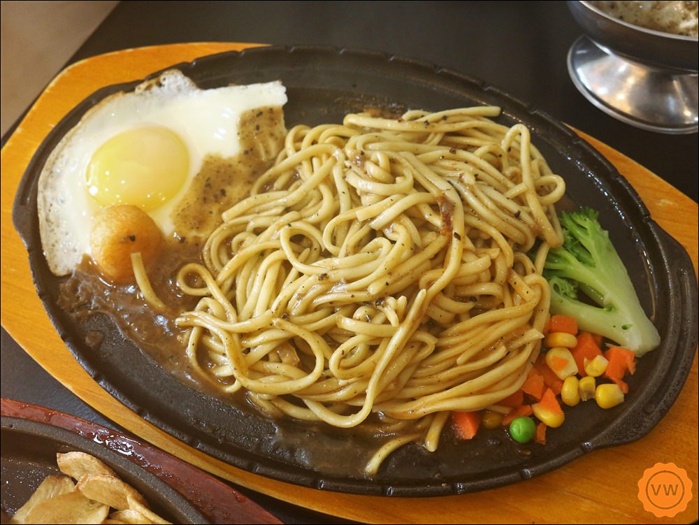 嘉義平價牛排│魔力牛牛排館-嘉義店 嘉義平價牛排│魔力牛牛排館-嘉義店