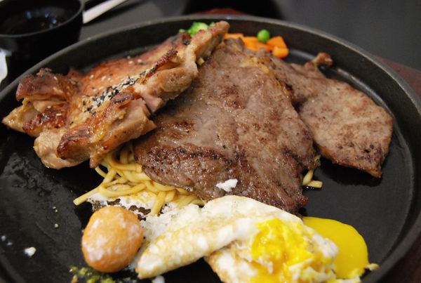 ●嘉義食記●魔力牛牛排館/東區民族路/加麵不加價/嘉義平價牛排