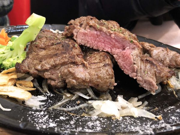 ●嘉義食記●魔力牛牛排館/東區民族路/加麵不加價/嘉義平價牛排