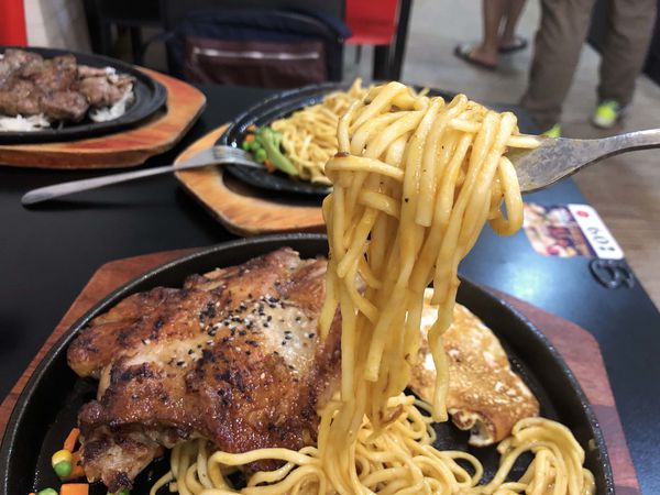 ●嘉義食記●魔力牛牛排館/東區民族路/加麵不加價/嘉義平價牛排