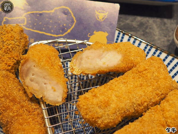 乍牛炸牛排專賣 (台中新光中港店)： 乍牛炸牛排專賣，粉嫩炸牛排，誘人的牛排在鍋上滋滋作響！