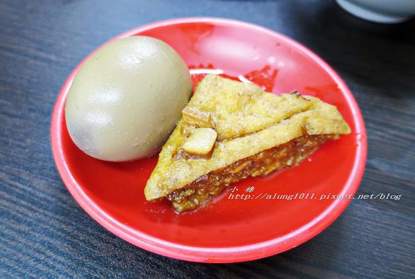 銘記台灣小吃:傳香半世紀!! 銘記台灣小吃 / 筒仔米糕 / 近後勁夜市 銘記台灣小吃:傳香半世紀!! 銘記台灣小吃 / 筒仔米糕 / 近後勁夜市