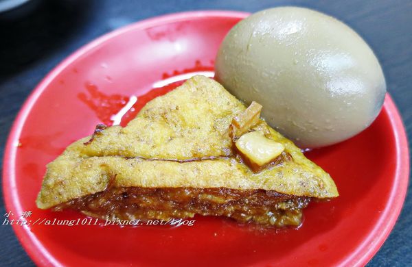 銘記台灣小吃:傳香半世紀!! 銘記台灣小吃 / 筒仔米糕 / 近後勁夜市 銘記台灣小吃:傳香半世紀!! 銘記台灣小吃 / 筒仔米糕 / 近後勁夜市