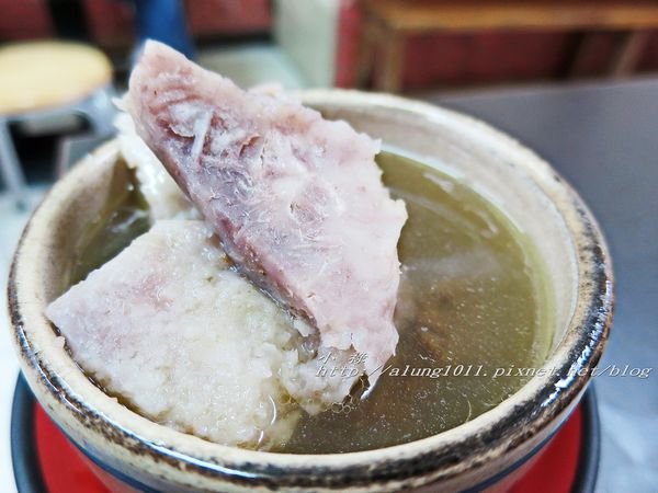 銘記台灣小吃:傳香半世紀!! 銘記台灣小吃 / 筒仔米糕 / 近後勁夜市 銘記台灣小吃:傳香半世紀!! 銘記台灣小吃 / 筒仔米糕 / 近後勁夜市