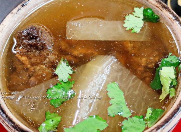 銘記台灣小吃:傳香半世紀!! 銘記台灣小吃 / 筒仔米糕 / 近後勁夜市 銘記台灣小吃:傳香半世紀!! 銘記台灣小吃 / 筒仔米糕 / 近後勁夜市