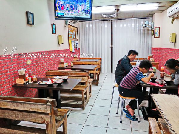 銘記台灣小吃:傳香半世紀!! 銘記台灣小吃 / 筒仔米糕 / 近後勁夜市 銘記台灣小吃:傳香半世紀!! 銘記台灣小吃 / 筒仔米糕 / 近後勁夜市