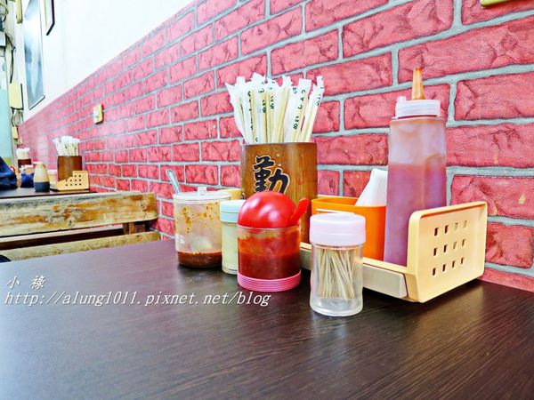 銘記台灣小吃:傳香半世紀!! 銘記台灣小吃 / 筒仔米糕 / 近後勁夜市 銘記台灣小吃:傳香半世紀!! 銘記台灣小吃 / 筒仔米糕 / 近後勁夜市