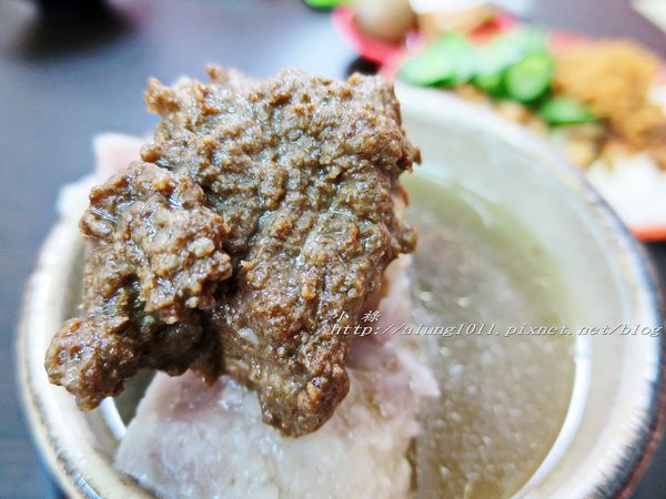 銘記台灣小吃:傳香半世紀!! 銘記台灣小吃 / 筒仔米糕 / 近後勁夜市 銘記台灣小吃:傳香半世紀!! 銘記台灣小吃 / 筒仔米糕 / 近後勁夜市