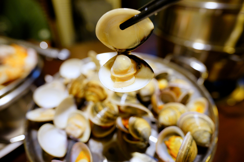 美食｜新北林口 蒸翻天海鮮蒸氣火鍋餐廳 林口美食推薦！澎湃海鮮痛風鍋每吃上癮~ - 奇奇一起玩樂趣