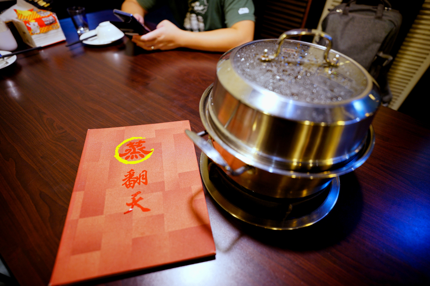 美食｜新北林口 蒸翻天海鮮蒸氣火鍋餐廳 林口美食推薦！澎湃海鮮痛風鍋每吃上癮~ - 奇奇一起玩樂趣