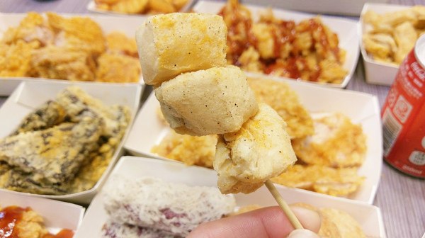 爆Q美式炸雞-員林浮圳店：爆Q美式炸雞(員林浮圳店)-最近炸雞店吵得火熱  默默耕植於中南部的爆Q  份量多是消夜的好朋友