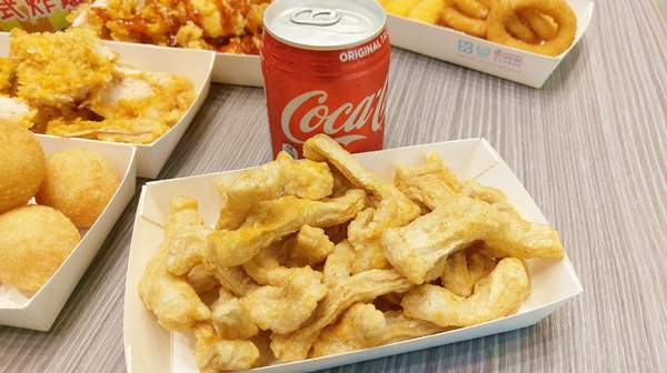 爆Q美式炸雞-員林浮圳店：爆Q美式炸雞(員林浮圳店)-最近炸雞店吵得火熱  默默耕植於中南部的爆Q  份量多是消夜的好朋友