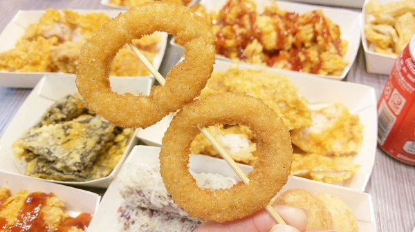 爆Q美式炸雞-員林浮圳店：爆Q美式炸雞(員林浮圳店)-最近炸雞店吵得火熱  默默耕植於中南部的爆Q  份量多是消夜的好朋友