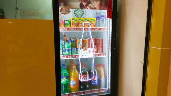 爆Q美式炸雞-員林浮圳店：爆Q美式炸雞(員林浮圳店)-最近炸雞店吵得火熱  默默耕植於中南部的爆Q  份量多是消夜的好朋友