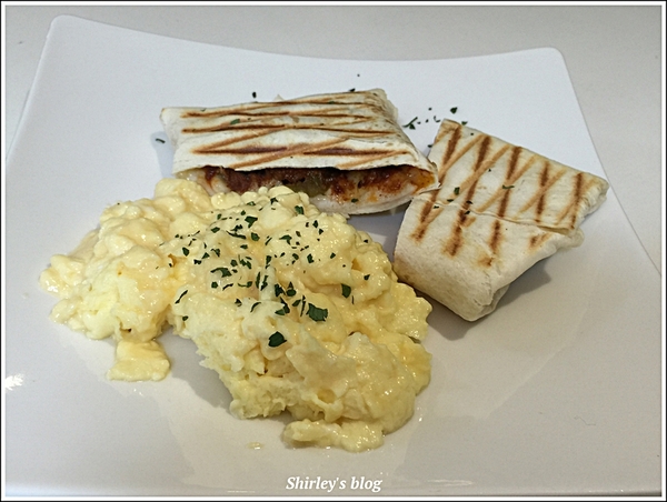 mass cafe:捷運亞東醫院站.Mass Cafe(早午餐/鬆餅/鹹派/帕尼尼/蛋糕/茶/果汁/奶昔)