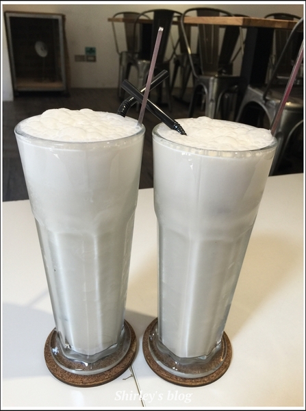 mass cafe:捷運亞東醫院站.Mass Cafe(早午餐/鬆餅/鹹派/帕尼尼/蛋糕/茶/果汁/奶昔)