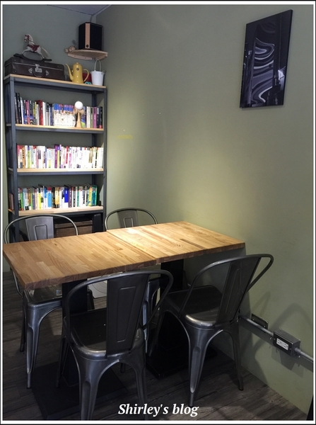 mass cafe:捷運亞東醫院站.Mass Cafe(早午餐/鬆餅/鹹派/帕尼尼/蛋糕/茶/果汁/奶昔)