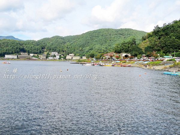 富士山河口湖遊船:古樸風格外觀 / 徜徉聖山名湖 / 河口湖遊覽船Ensoleille號