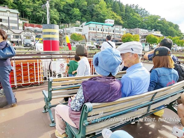 富士山河口湖遊船:古樸風格外觀 / 徜徉聖山名湖 / 河口湖遊覽船Ensoleille號