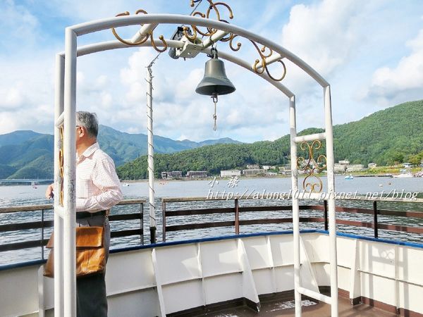 富士山河口湖遊船:古樸風格外觀 / 徜徉聖山名湖 / 河口湖遊覽船Ensoleille號