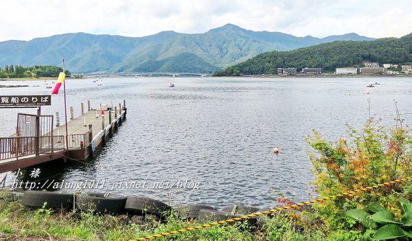 富士山河口湖遊船:古樸風格外觀 / 徜徉聖山名湖 / 河口湖遊覽船Ensoleille號