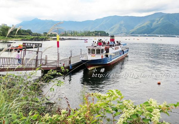 富士山河口湖遊船:古樸風格外觀 / 徜徉聖山名湖 / 河口湖遊覽船Ensoleille號