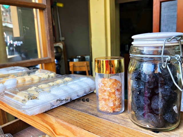 【台中 南屯】每笠  老，烏梅汁專売🍹🍹🍹南屯老街，萬和宮附近，古早味躍升文青烏梅汁，另有小米麻糬，走過路過，千萬不要錯過~~