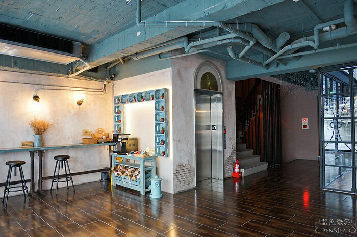 台中市中區莿桐花文創微旅》台中最美平價旅店，近宮原眼科、繼光電子街、台灣太陽餅博物館