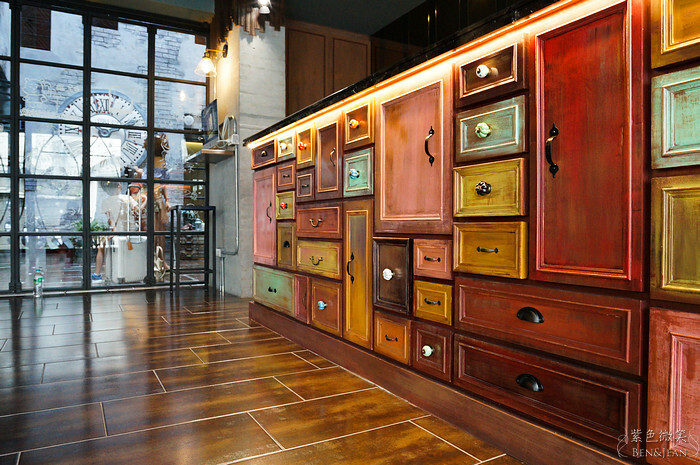 台中市中區莿桐花文創微旅》台中最美平價旅店，近宮原眼科、繼光電子街、台灣太陽餅博物館