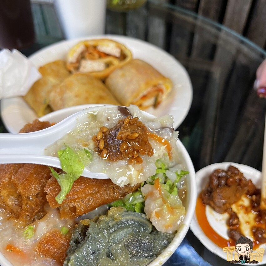 新竹超台的臭豆腐蛋餅臭香十足!必點超大包飯糰.古早味阿嬤鹹粥!