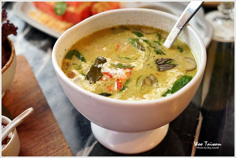 【台中美食】Woo Taiwan米平方店‧來自清邁的華麗宮廷風泰式料理、下午茶,好拍又好吃!