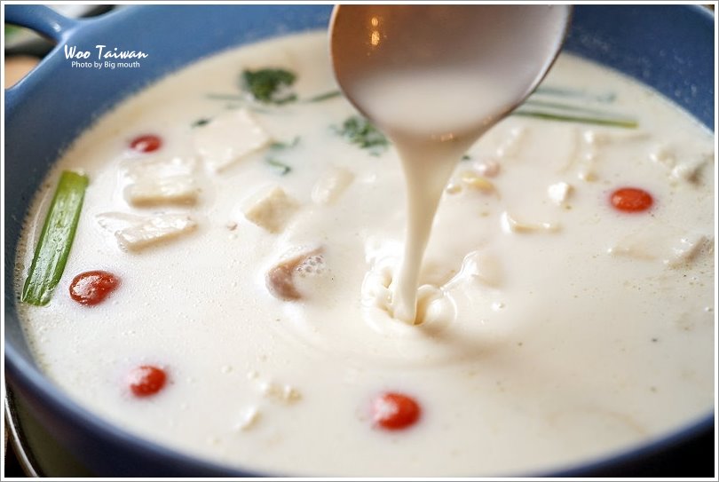 【台中美食】Woo Taiwan米平方店‧來自清邁的華麗宮廷風泰式料理、下午茶,好拍又好吃!