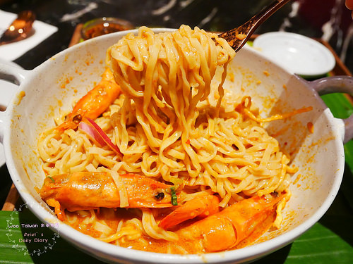 【台中美食】Woo Taiwan 米平方店 ✿ 超紅網美必訪店，叢林裡享受道地泰式料理