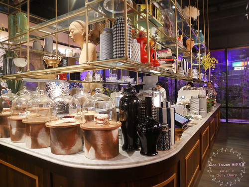 【台中美食】Woo Taiwan 米平方店 ✿ 超紅網美必訪店，叢林裡享受道地泰式料理