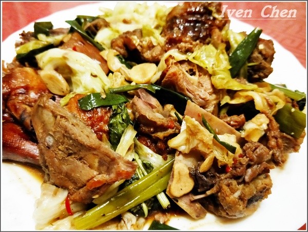 家之香脆皮烤鴨:《新北新莊烤鴨》外帶烤鴨經典三吃\鹹酥鴨的香酥令人吮指\幸福在外帶回家的小酌-『家之香脆皮烤鴨』