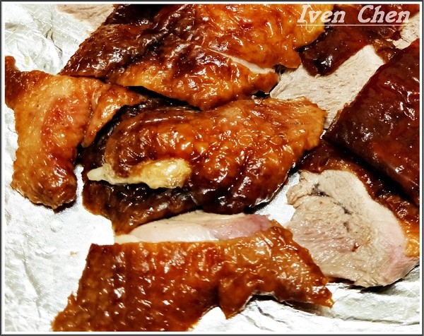 家之香脆皮烤鴨:《新北新莊烤鴨》外帶烤鴨經典三吃\鹹酥鴨的香酥令人吮指\幸福在外帶回家的小酌-『家之香脆皮烤鴨』