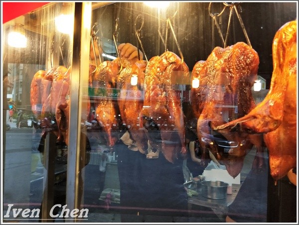 家之香脆皮烤鴨:《新北新莊烤鴨》外帶烤鴨經典三吃\鹹酥鴨的香酥令人吮指\幸福在外帶回家的小酌-『家之香脆皮烤鴨』