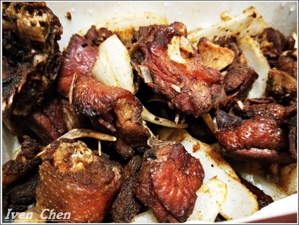 家之香脆皮烤鴨:《新北新莊烤鴨》外帶烤鴨經典三吃\鹹酥鴨的香酥令人吮指\幸福在外帶回家的小酌-『家之香脆皮烤鴨』