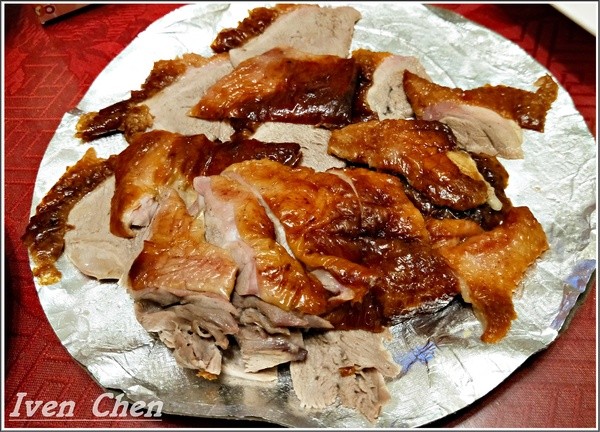 家之香脆皮烤鴨:《新北新莊烤鴨》外帶烤鴨經典三吃\鹹酥鴨的香酥令人吮指\幸福在外帶回家的小酌-『家之香脆皮烤鴨』