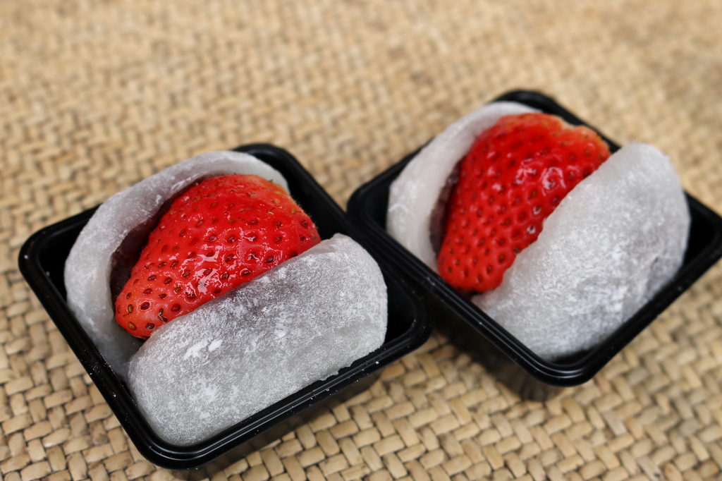 台北|滋養豆餡舖 季節限定草莓大福 迪化街六十年老字號日式和菓子 - 奇奇一起玩樂趣